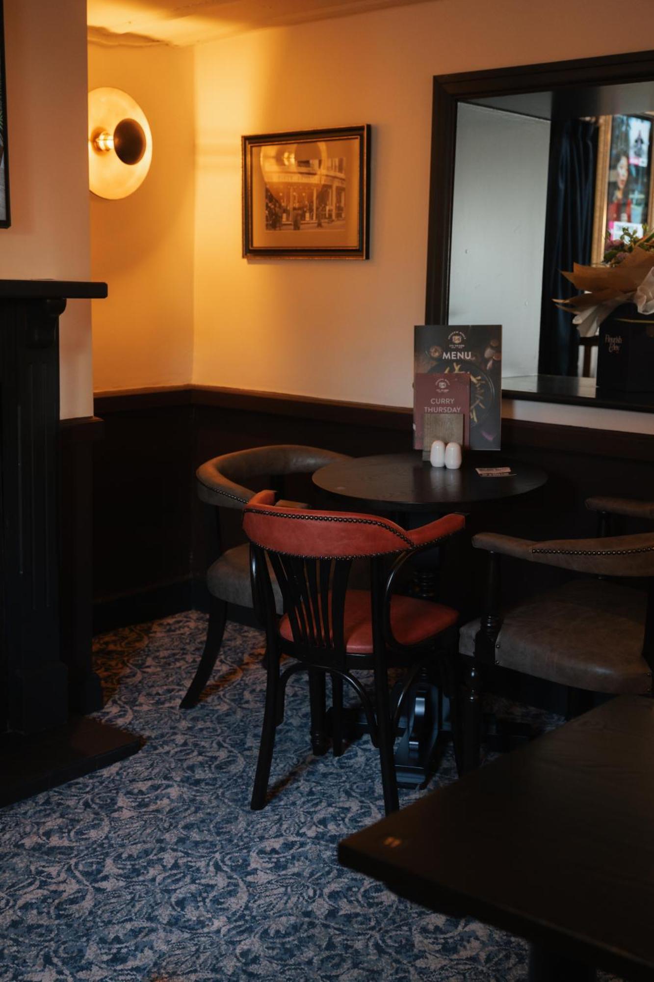 Black Dog Inn 博尔顿 外观 照片