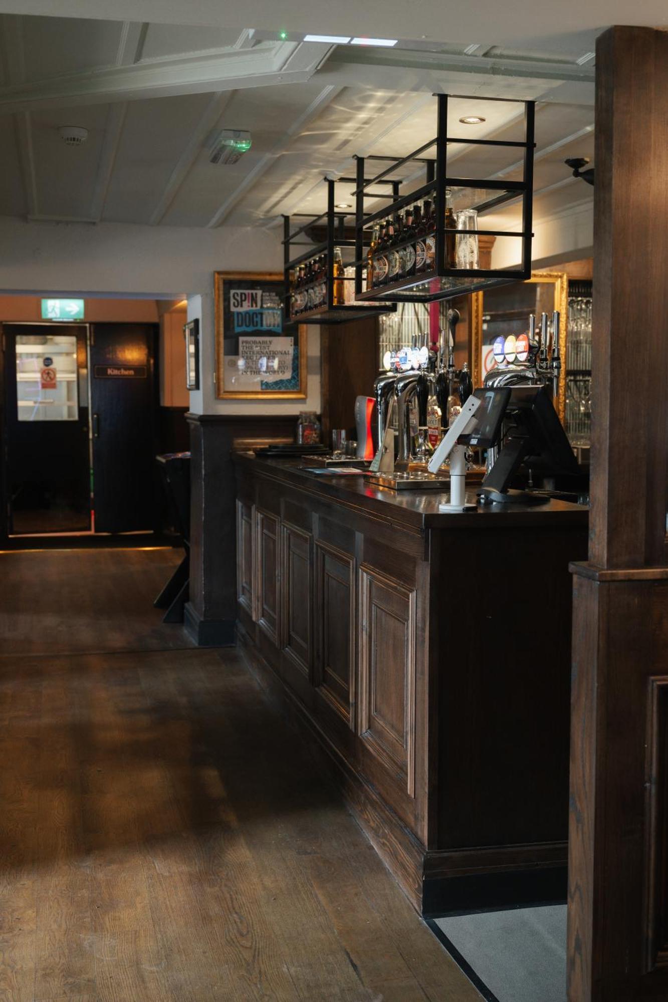 Black Dog Inn 博尔顿 外观 照片