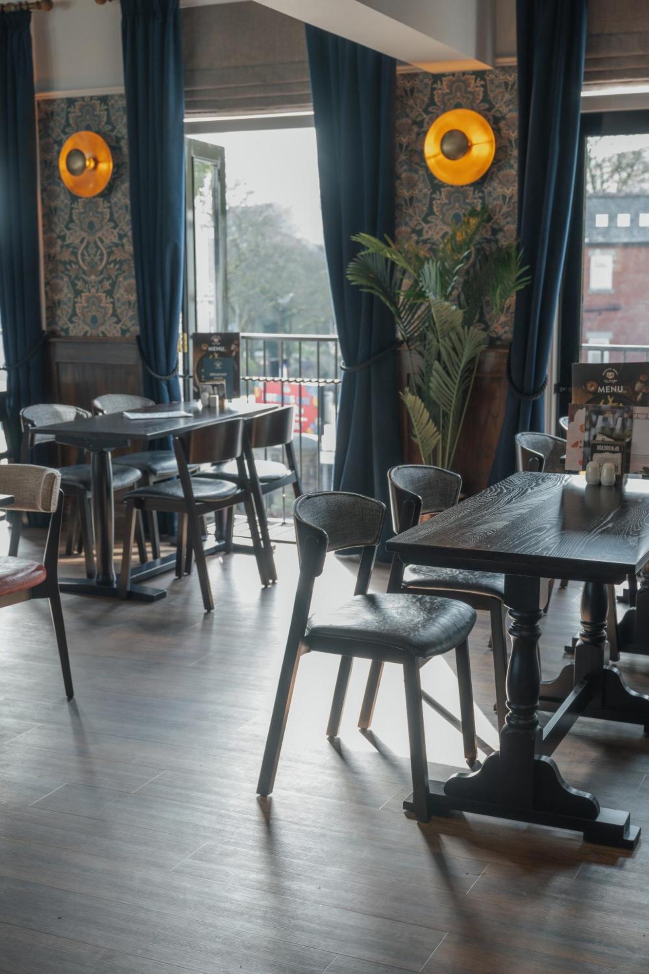 Black Dog Inn 博尔顿 外观 照片
