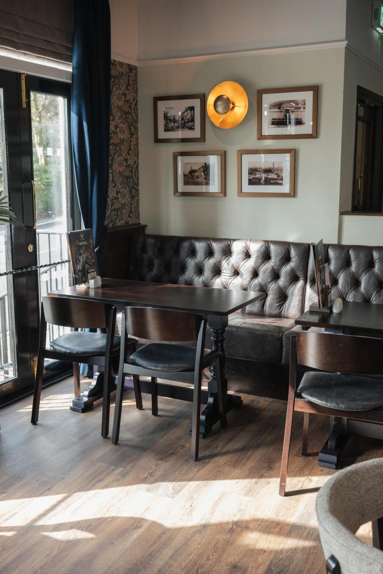 Black Dog Inn 博尔顿 外观 照片